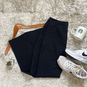 EUC Lululemon On The Move Black Sleek Work Ankle Pants 4